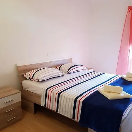 Apartman Ivana דירה